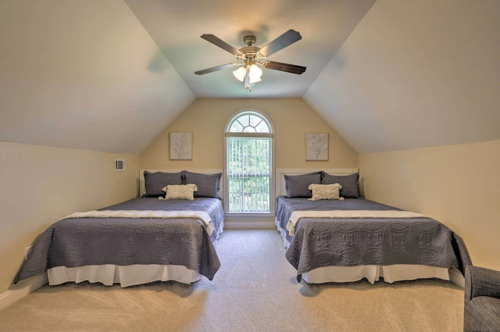 Waterfront Eatonton Escape w/ Private Hot Tub!