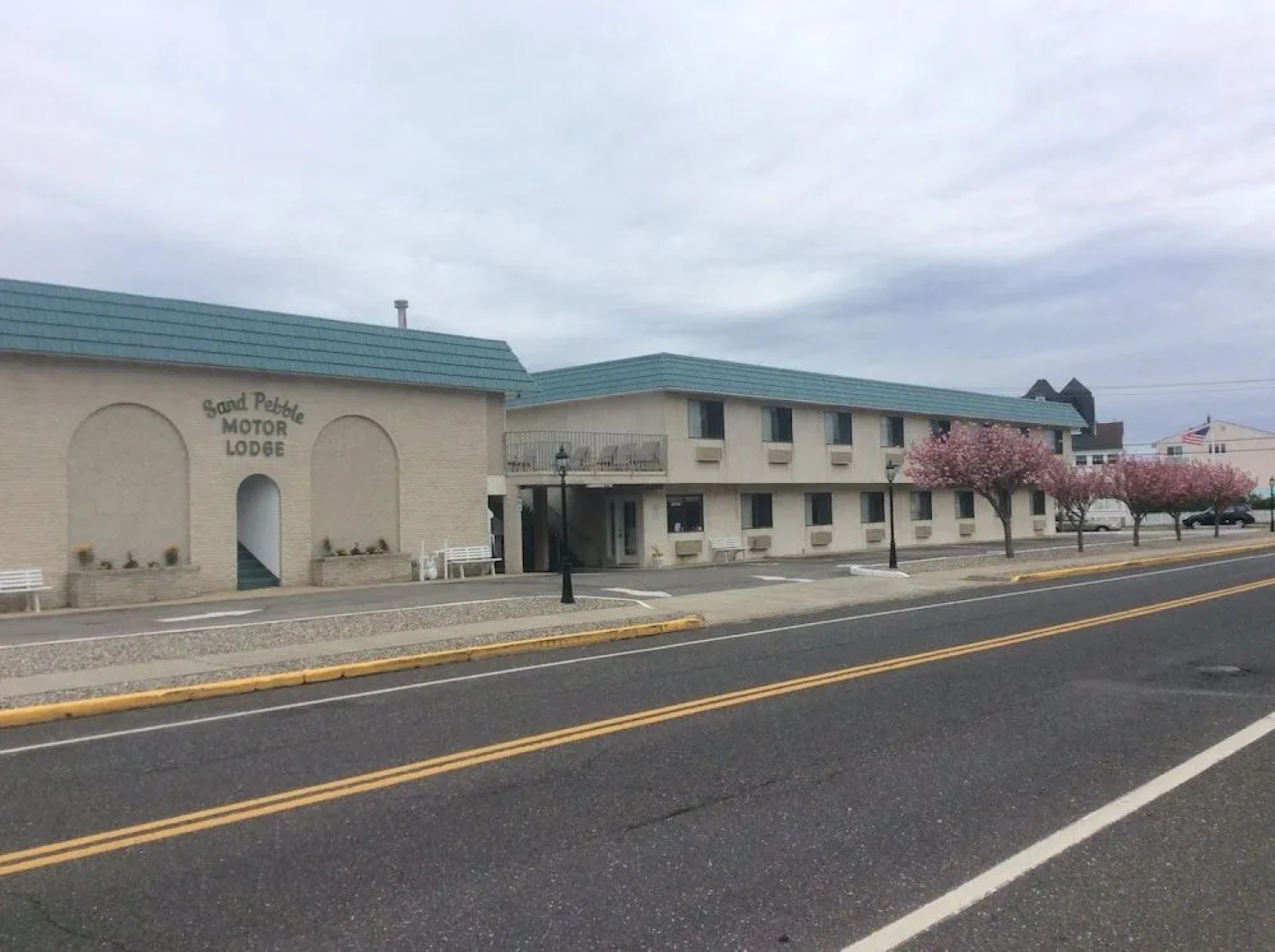 Sand Pebble Motor Lodge