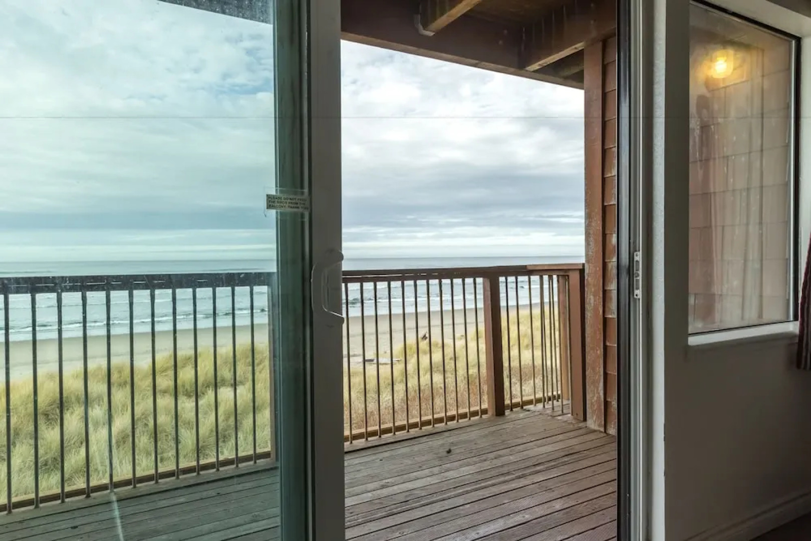 Cozy Cove Beachfront Resort Inn