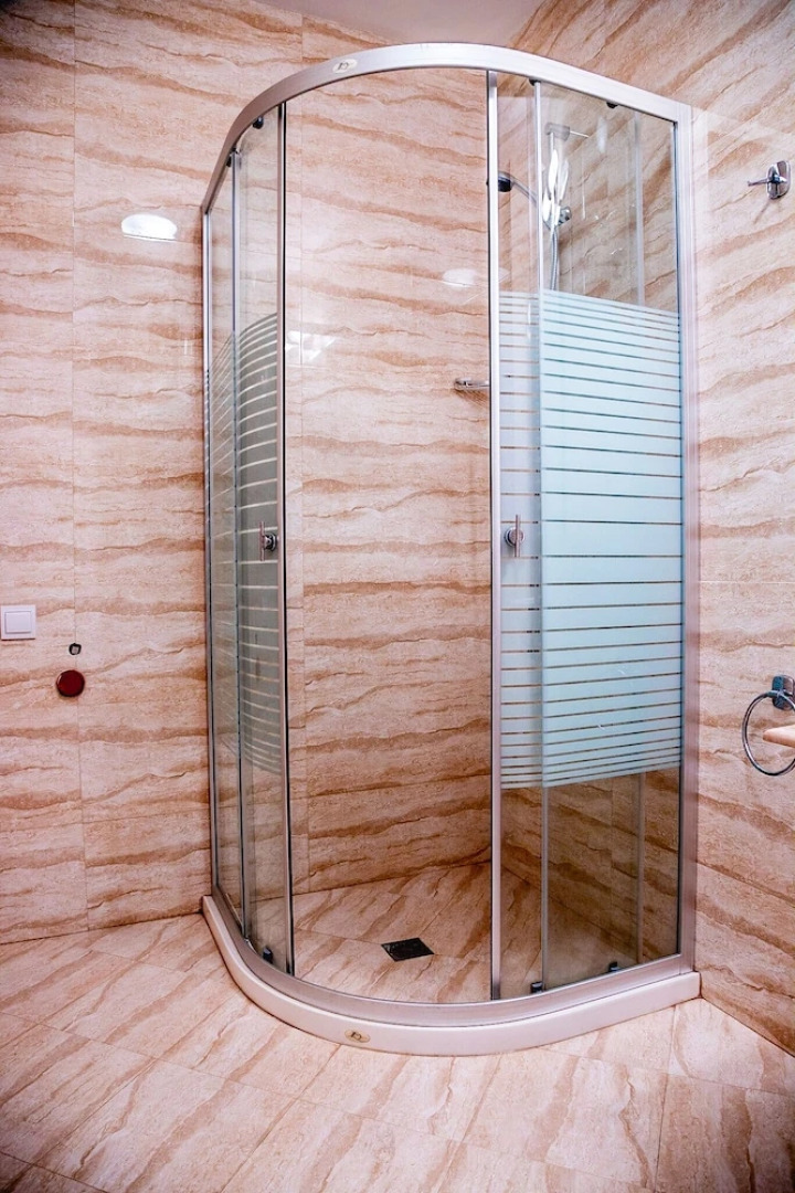 FM Deluxe 2-BDR Apartment in Sun Resort with Sea View