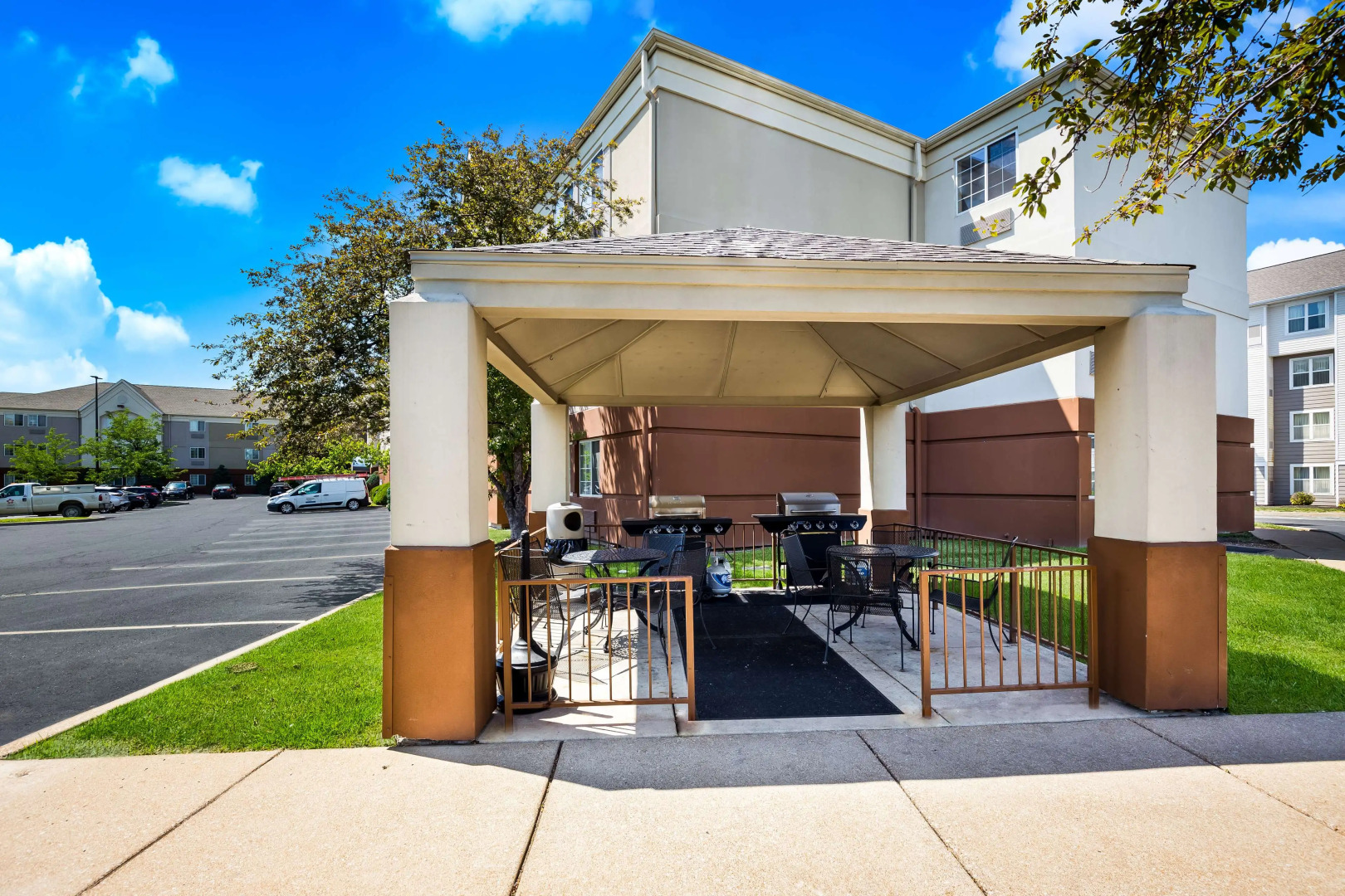 Sonesta Simply Suites  St Louis Earth City