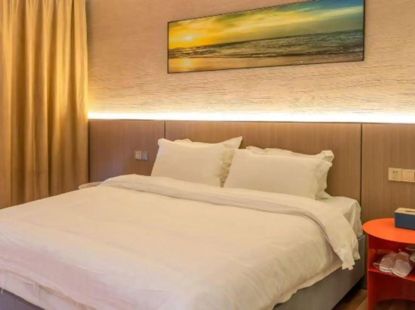 Changhong  Business Hotel