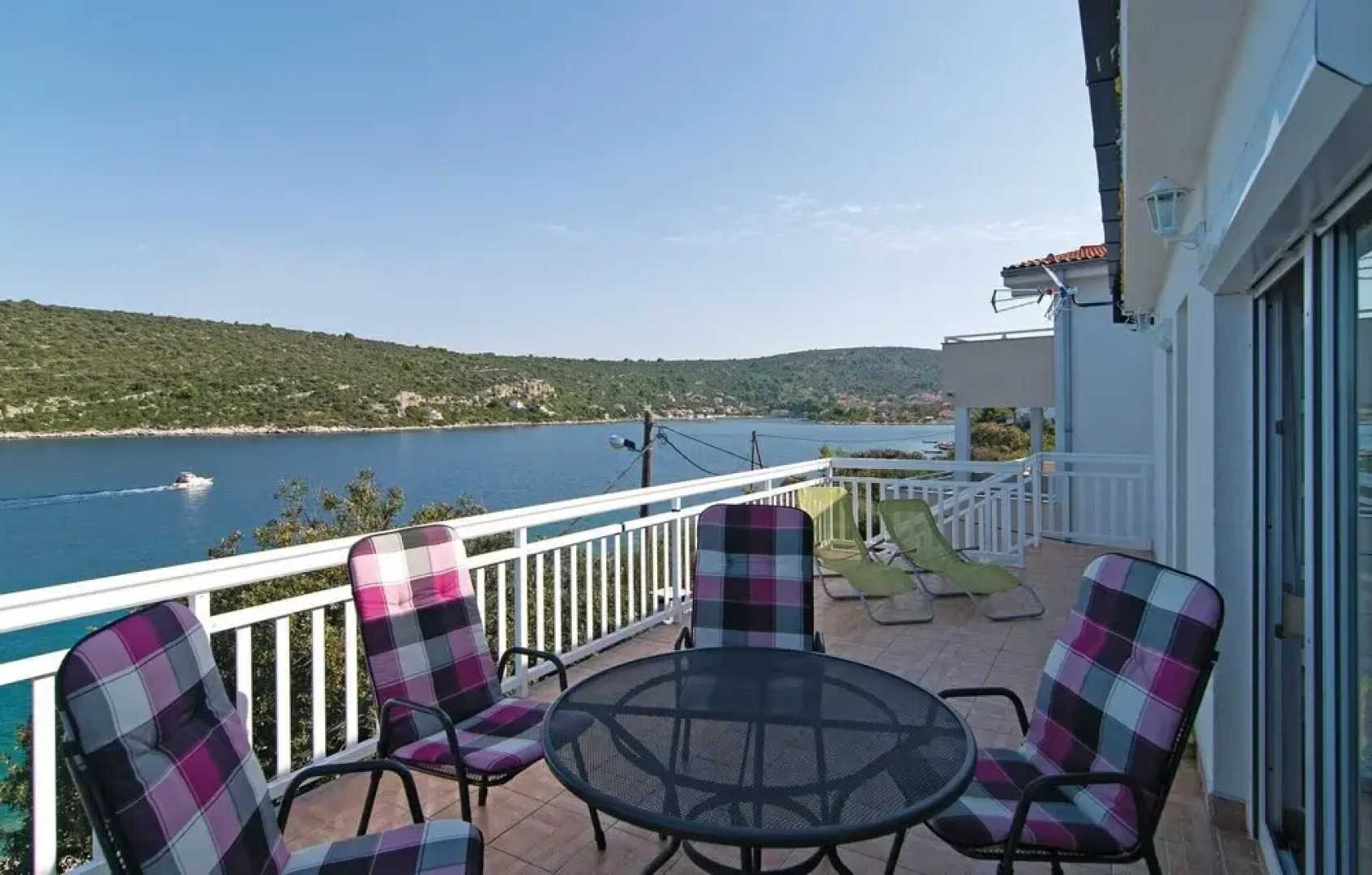 Stunning Apartment in Drvenik Veliki With 2 Bedrooms and Wifi