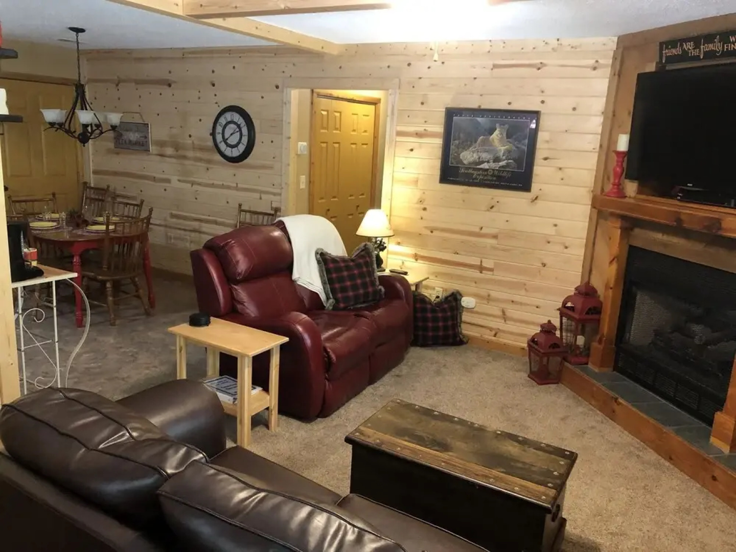 Amazing Dreams 2 Bedroom Cabin by RedAwning