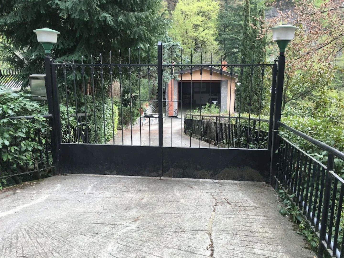 Swan's Nest Luxury Apartment on the Lake