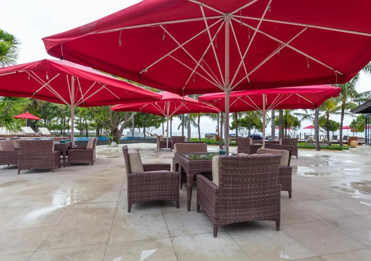 Отель The Royal Santrian