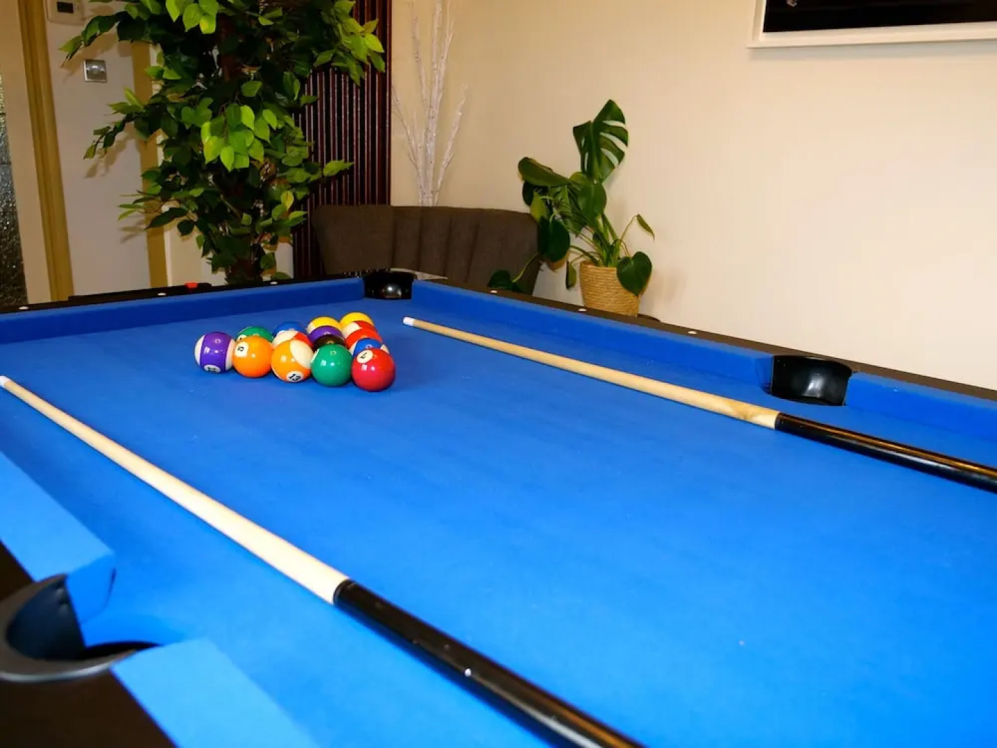 Deluxe 4/5 Bed Hot Tub Cinema Room 15