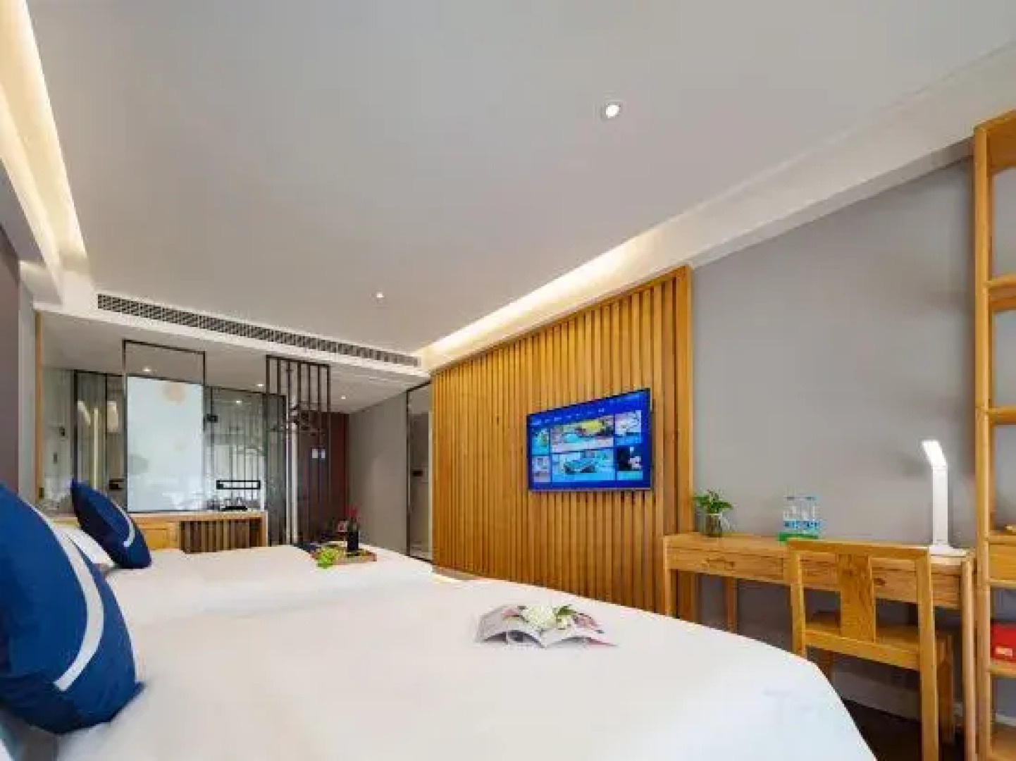 Shanshui Tingyuan Hotel (Zhangjiajie National Forest Park Wulingyuan Sign Store)