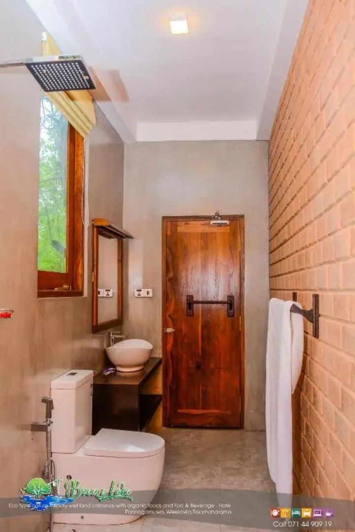 Breezy Lake Eco Friendly Cabanas Yala