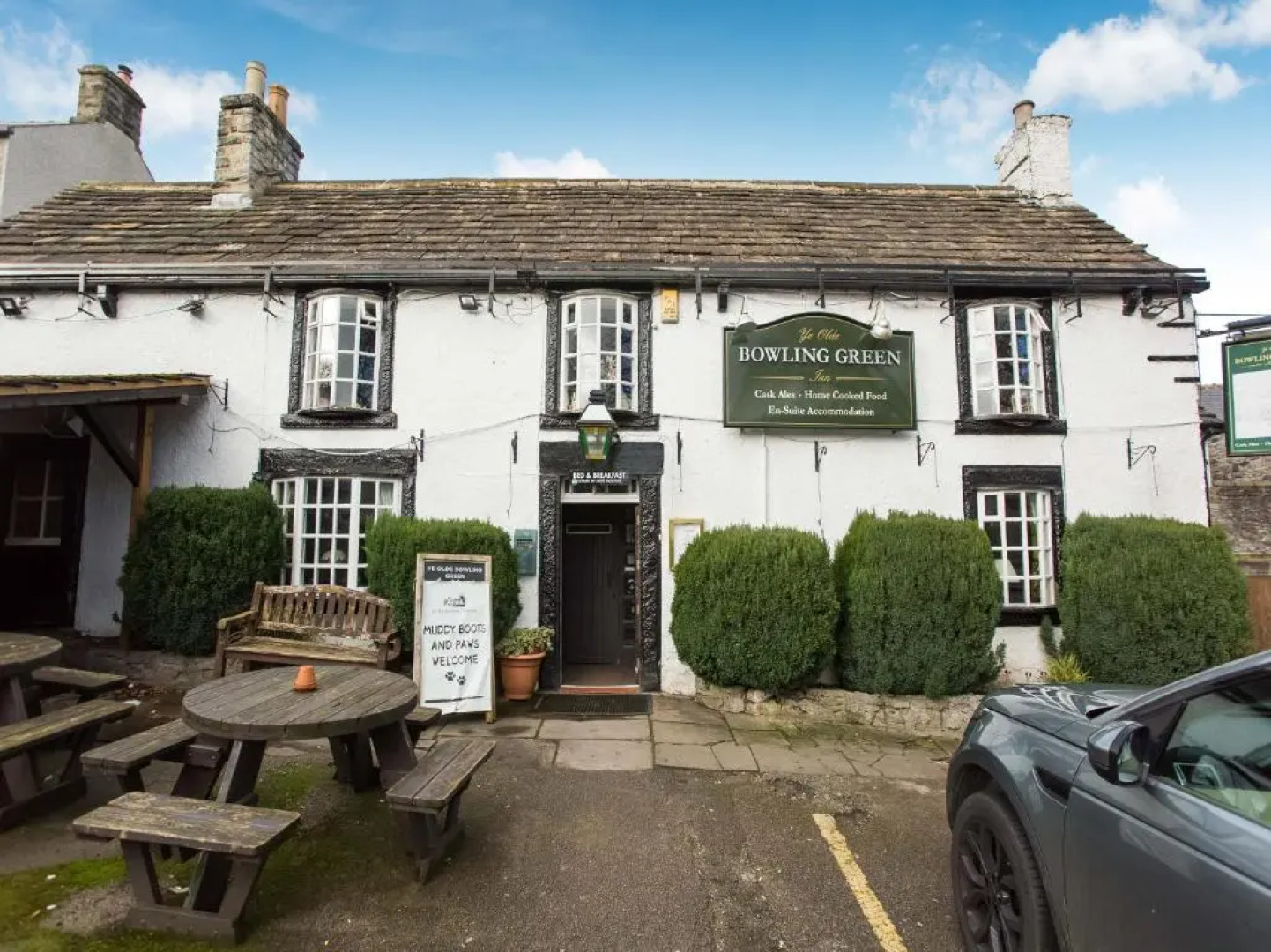 OYO Ye Olde Bowling Green Inn