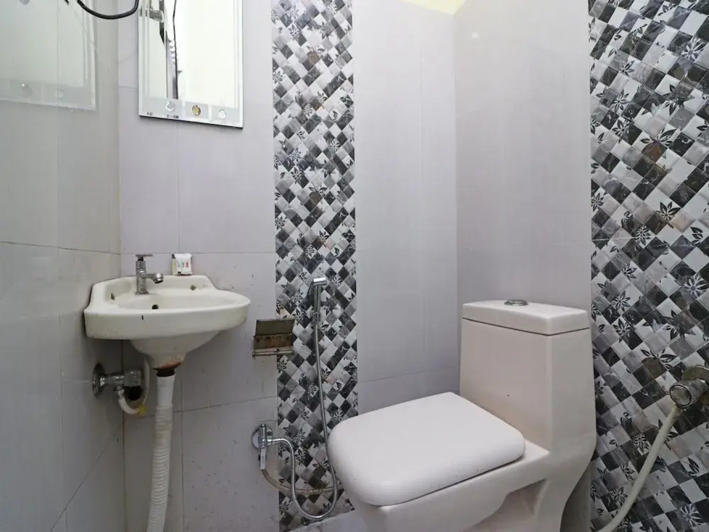 Hotel Anuradha Palace