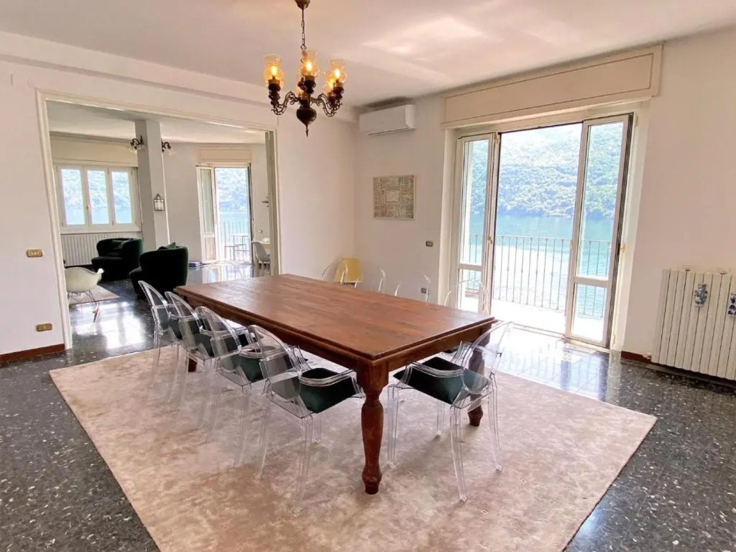 Large Apartment 200 m2 Fantastic View on Lake Como