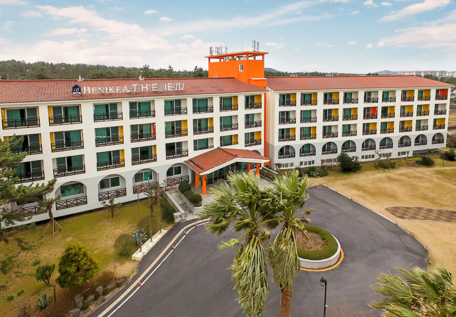 Whinstone Hotel and Resort