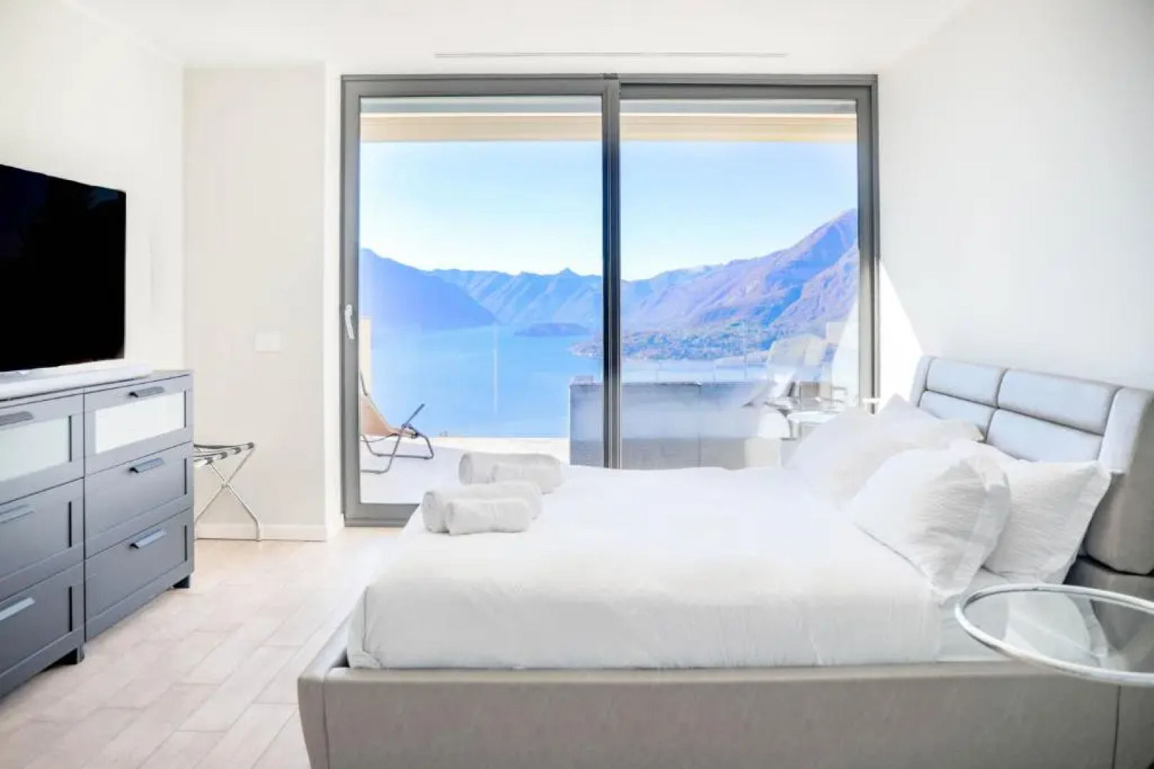 THE VIEW!!! by Design Studio