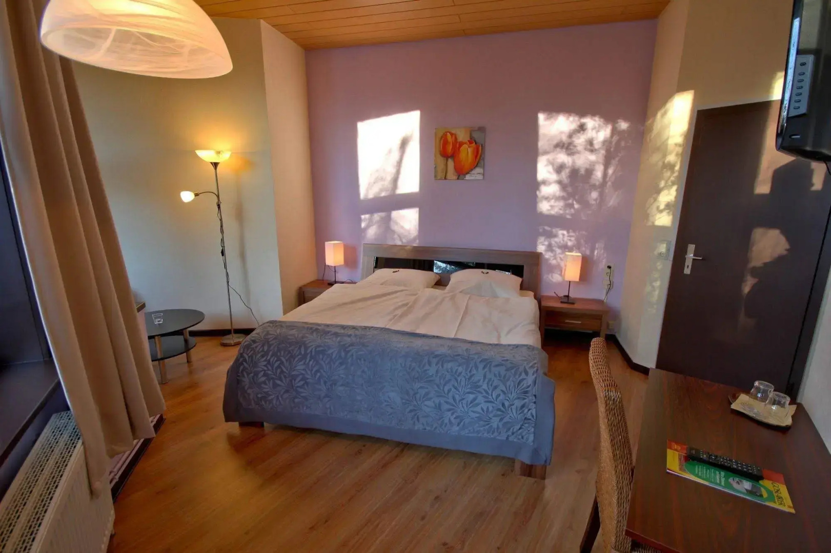 Hotel &Restaurant Time-Out