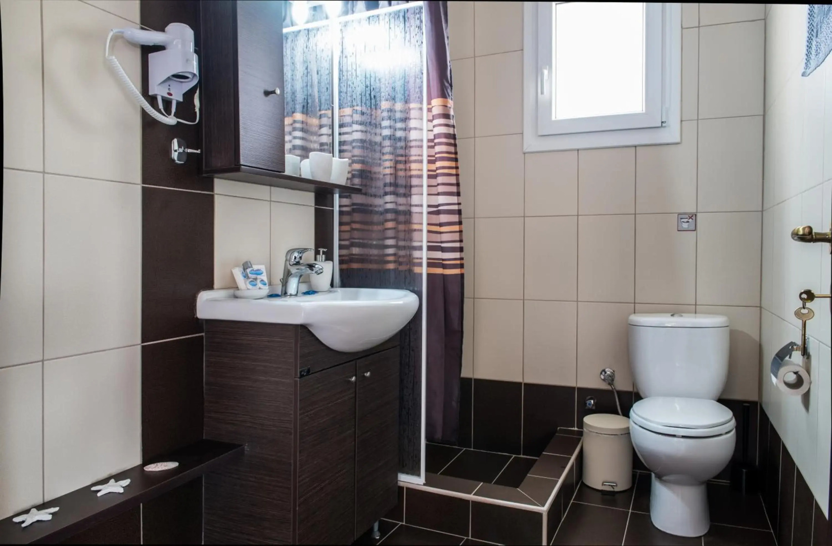 Отель Caretta Village