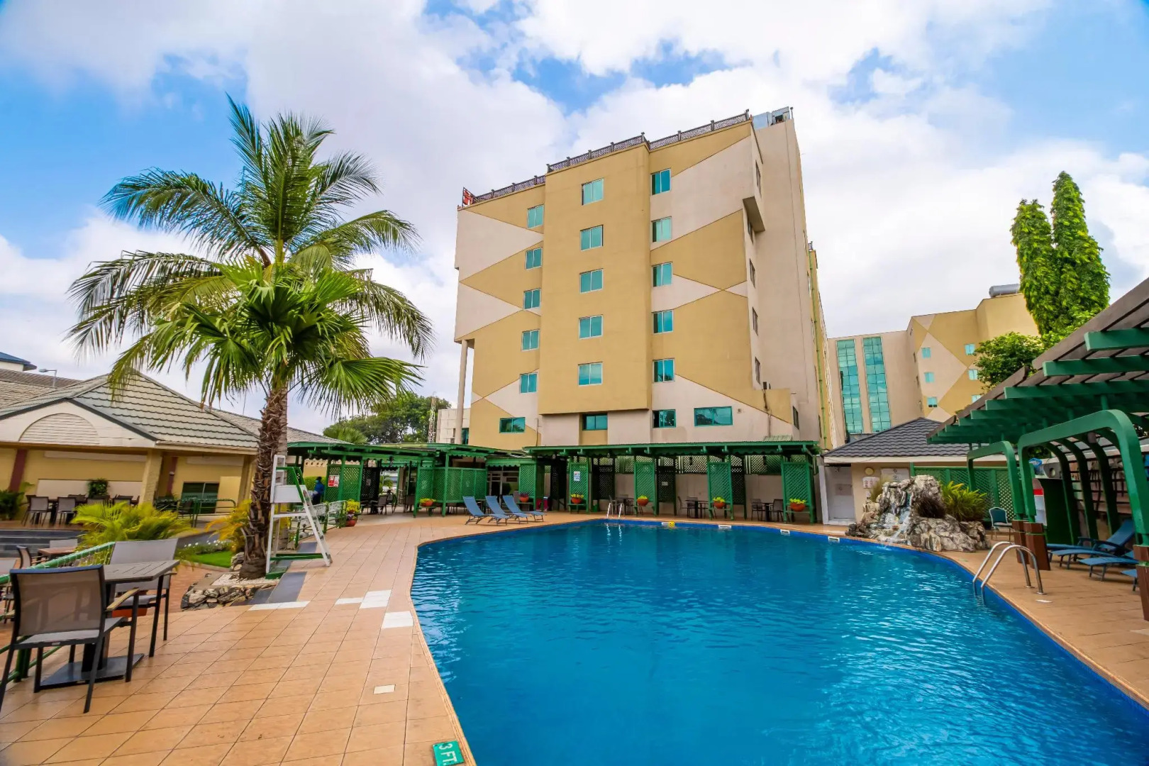 Отель Alisa North Ridge