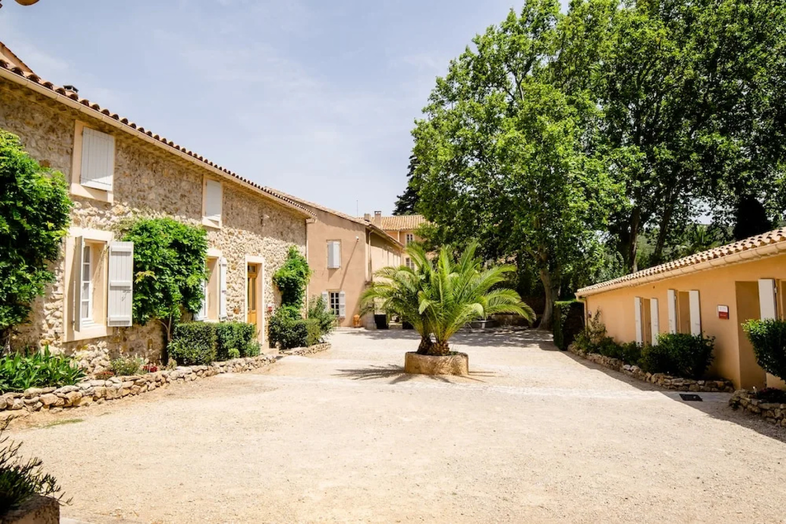 Château Haut Gléon. Gites