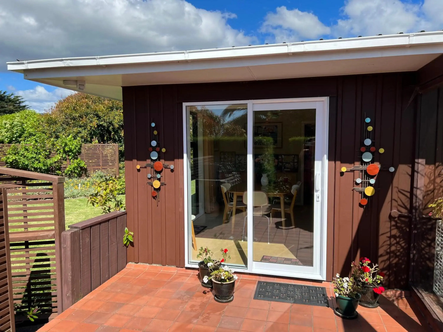 Tranquility Base - Waikanae Beach Holiday Home