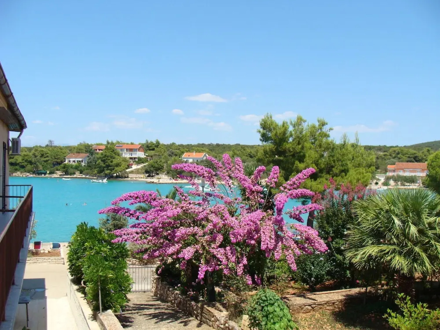 Sea Turtle Apartments