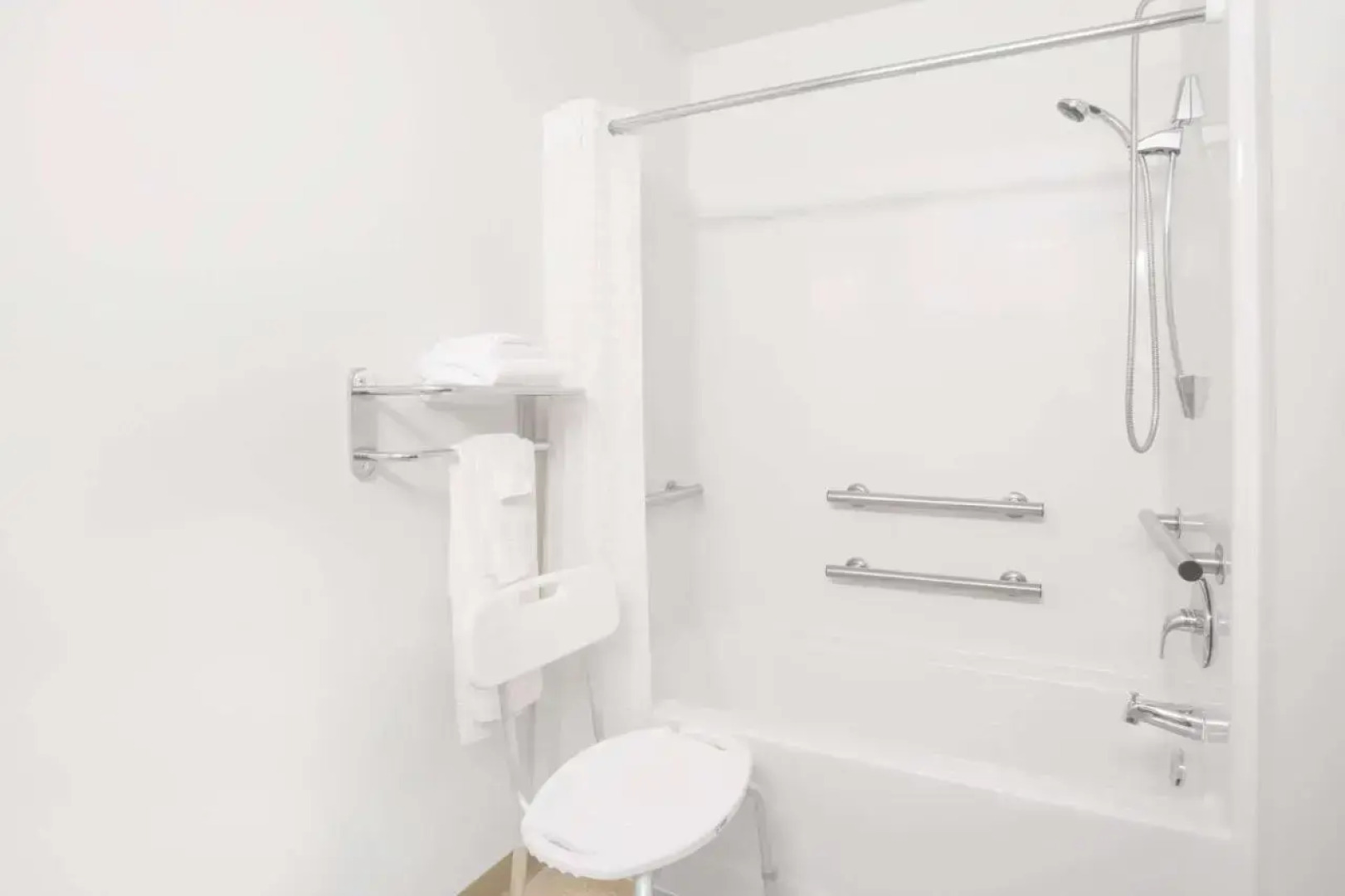 Microtel Gassaway Sutton