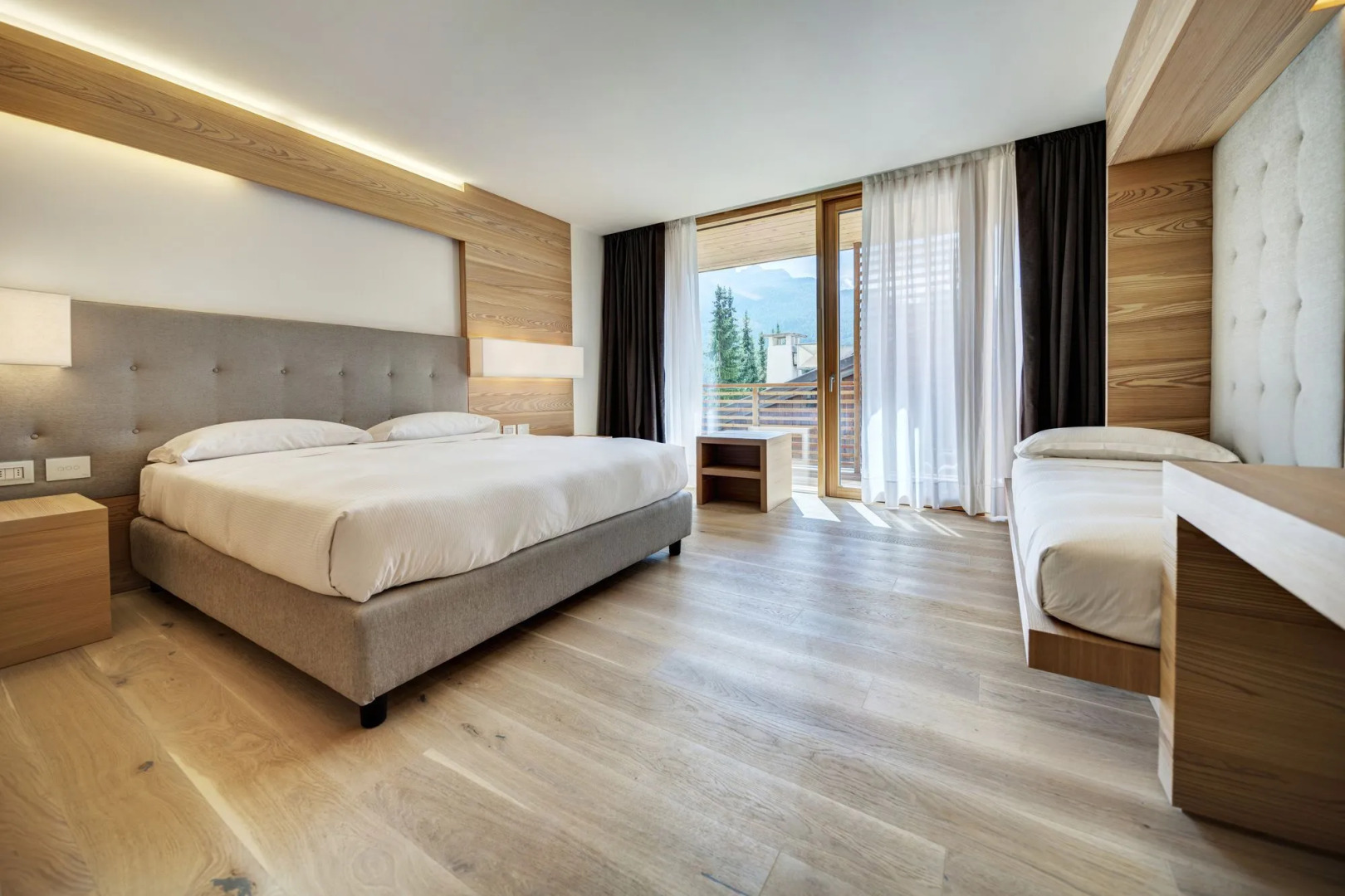 Lajadira Hotel & Spa