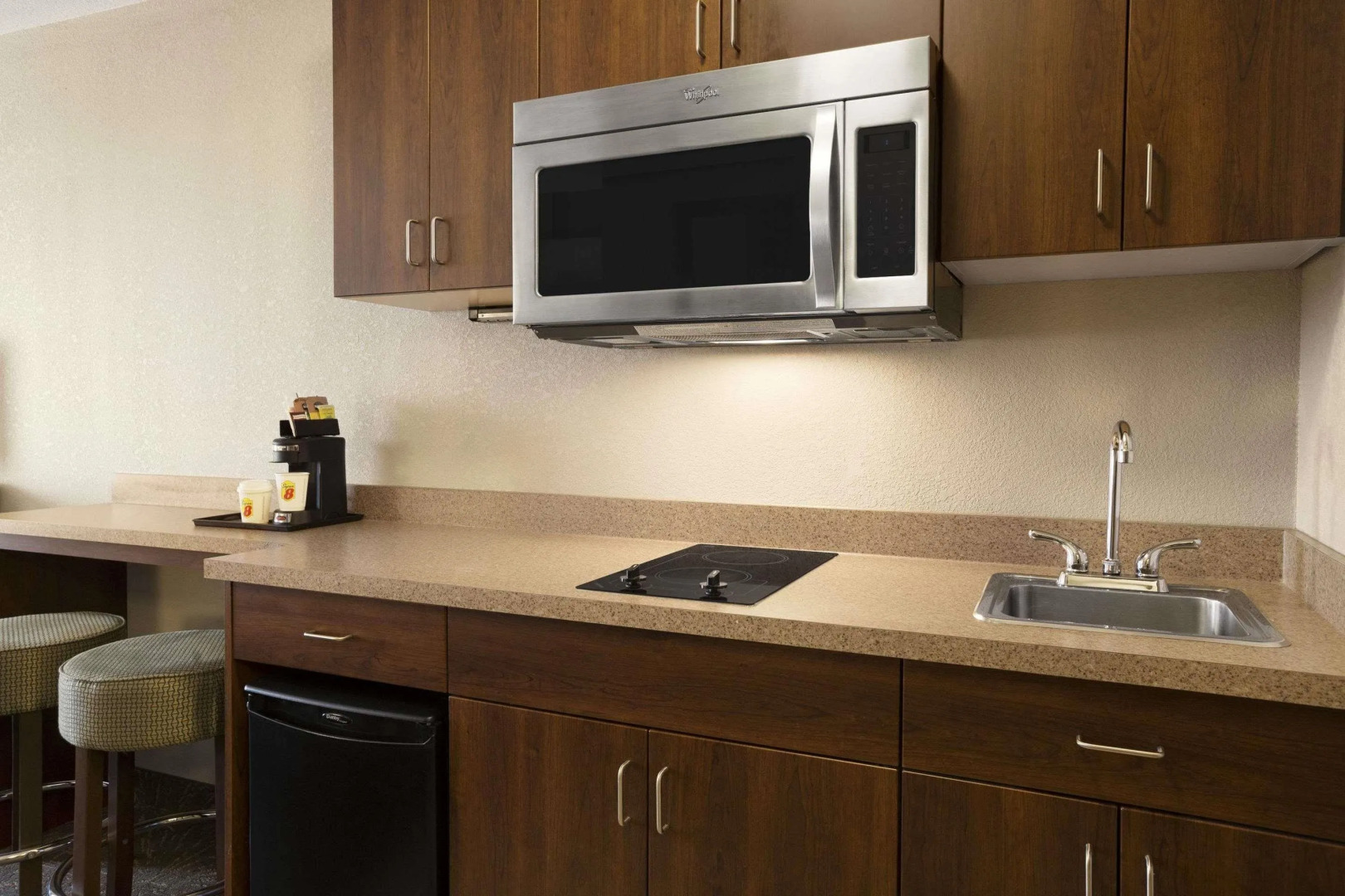 Home Inn and Suites Lloydminster