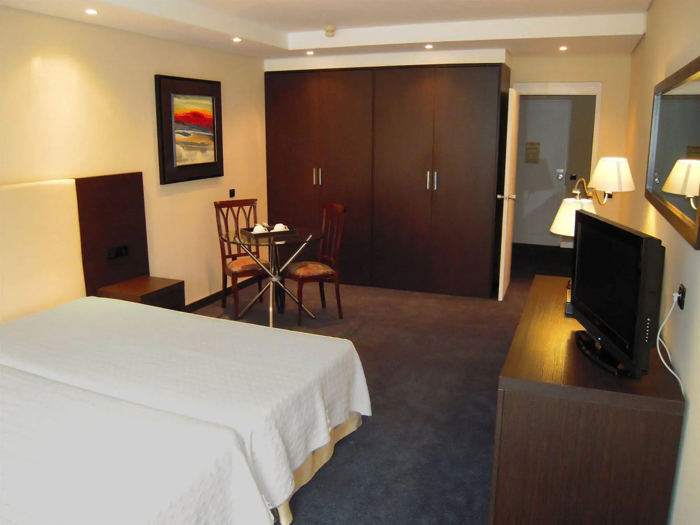 Malibu Foz Hotel - La Maison Younan