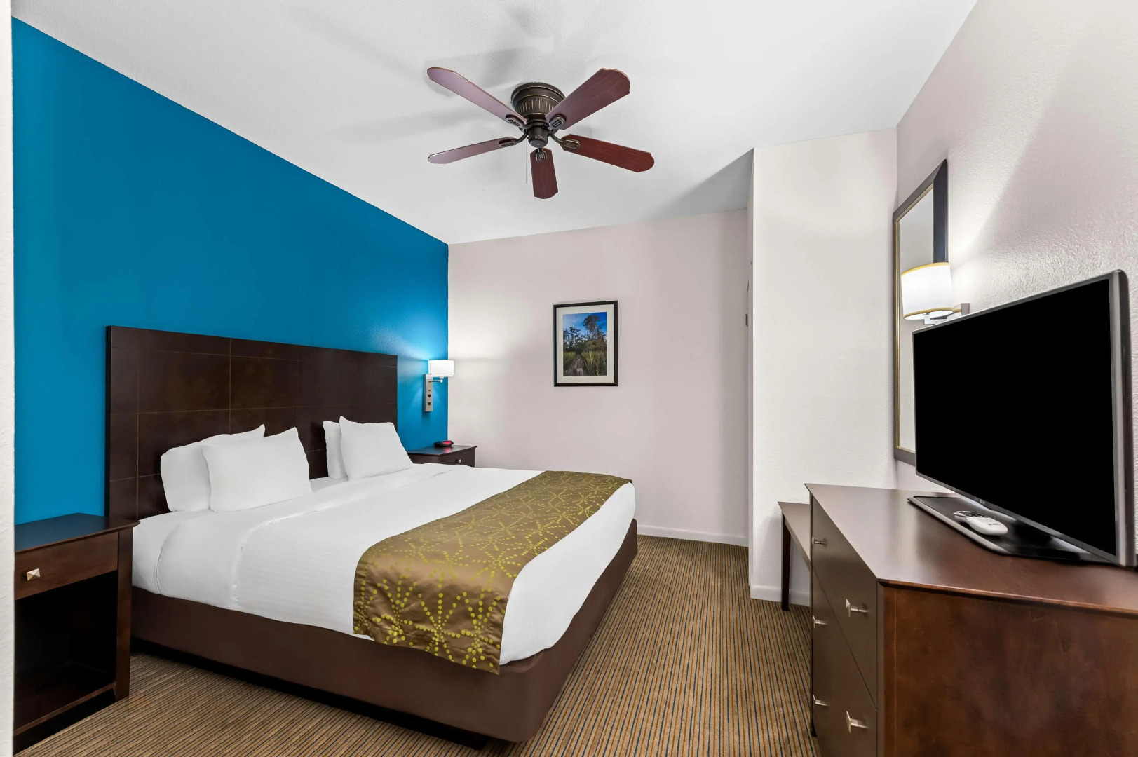 Best Western Delhi Inn