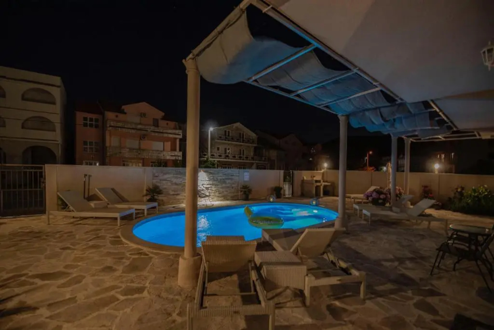 Villa Branka apartments near Dubrovnik with Pool