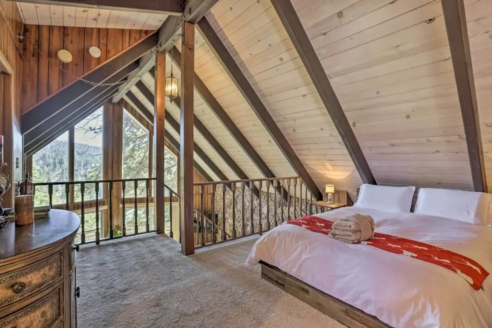 Quaint Cabin Retreat ~ 4 Mi to Arrowhead Lake