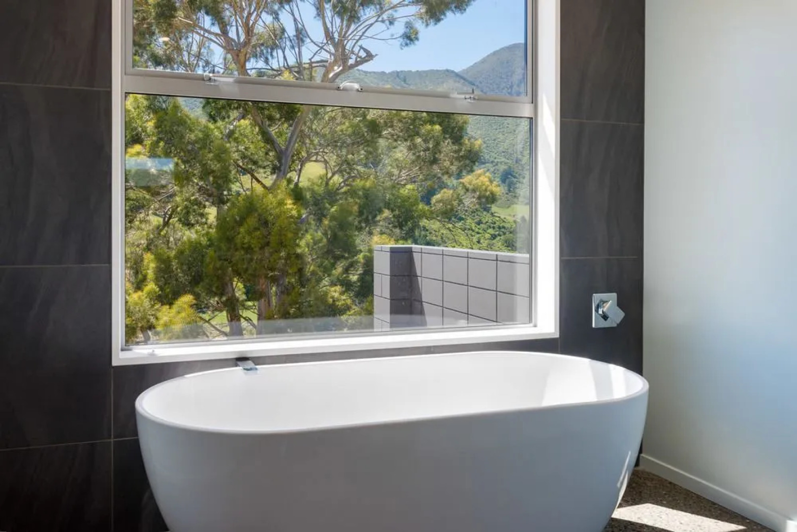 Bell Bird Ridge Holiday Home - Ocean & Valley Views