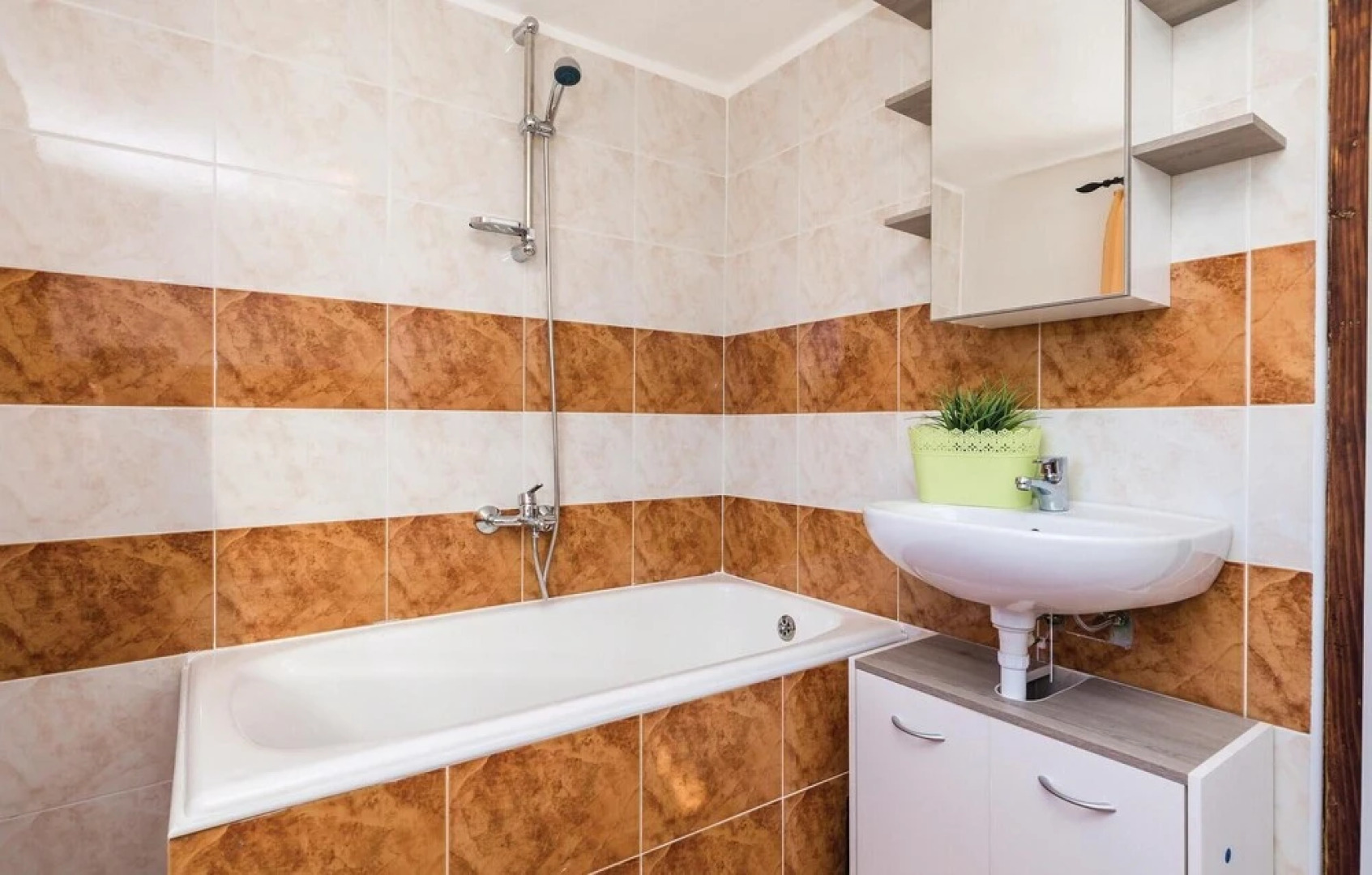 Stunning Home in Fuzine With Wifi and 2 Bedrooms