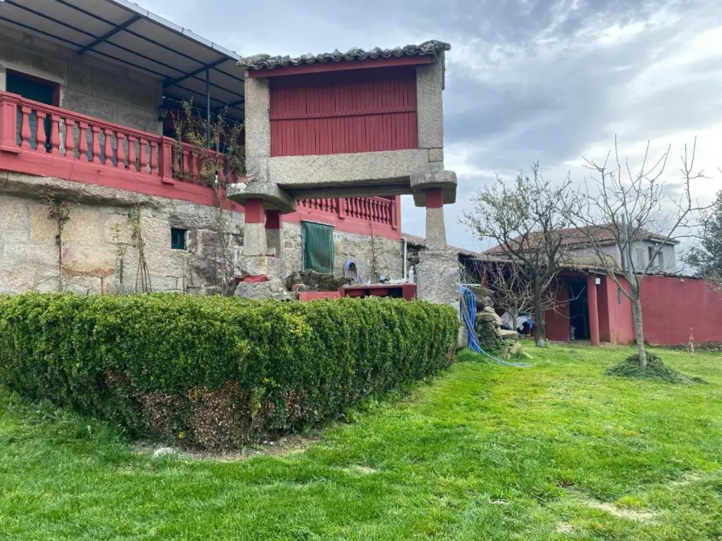 Alojamiento Entero Con Piscina Y Jardin.