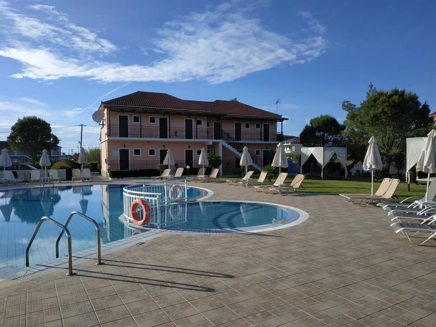 Eleni's Garden & Castello Suites