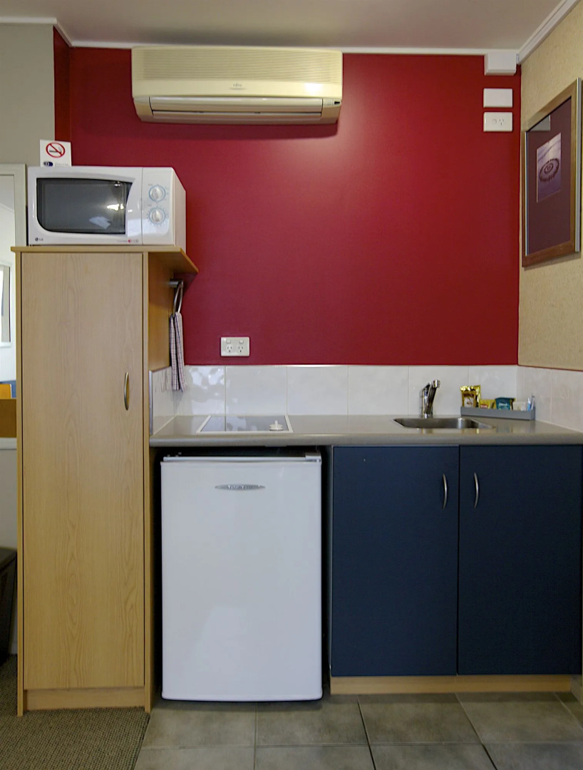 Landmark Manor Motel