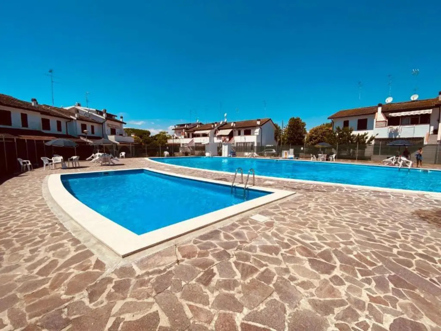 Appartamento 4 posti con piscina balcone e bbq