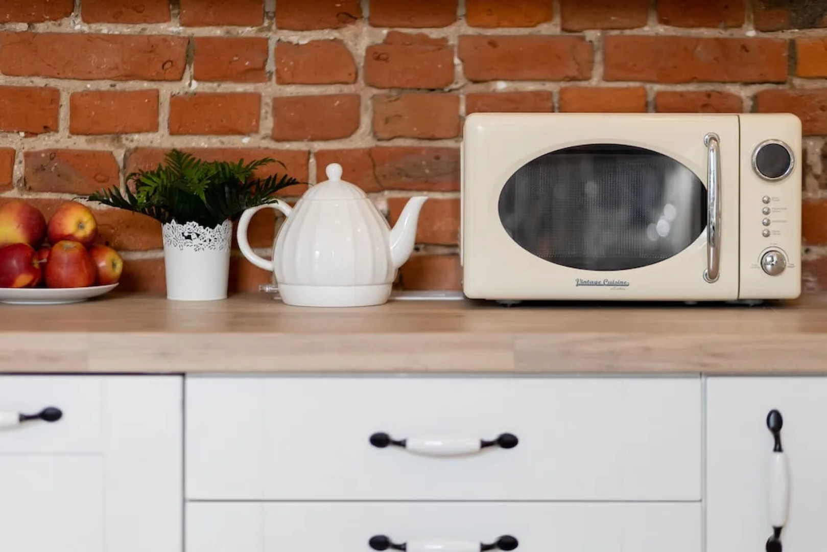 Warsaw Pruszków Apartment by Renters