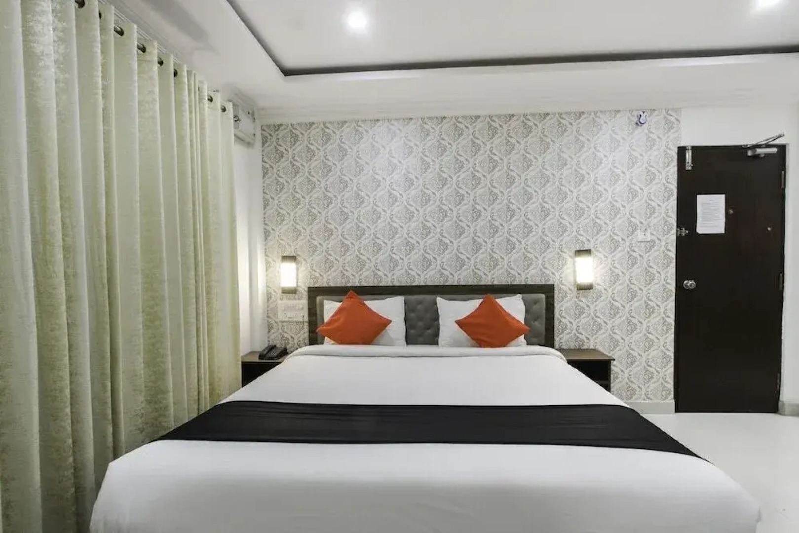 Rich Fort By OYO Rooms