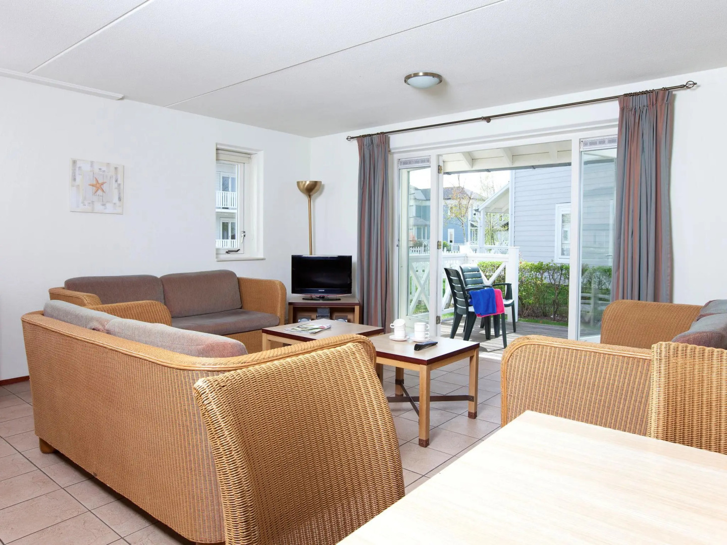 Comfortable Villa With Three Bathrooms, Near Rockanje