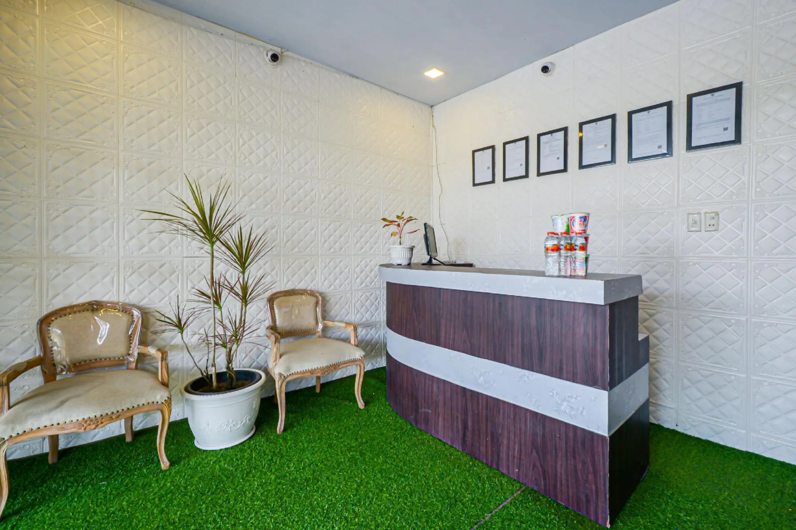 OYO 90259 Apollo Inn