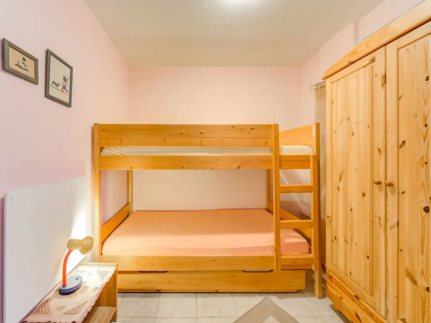 Holiday Home With Garden in Mahlow, Brandenburg