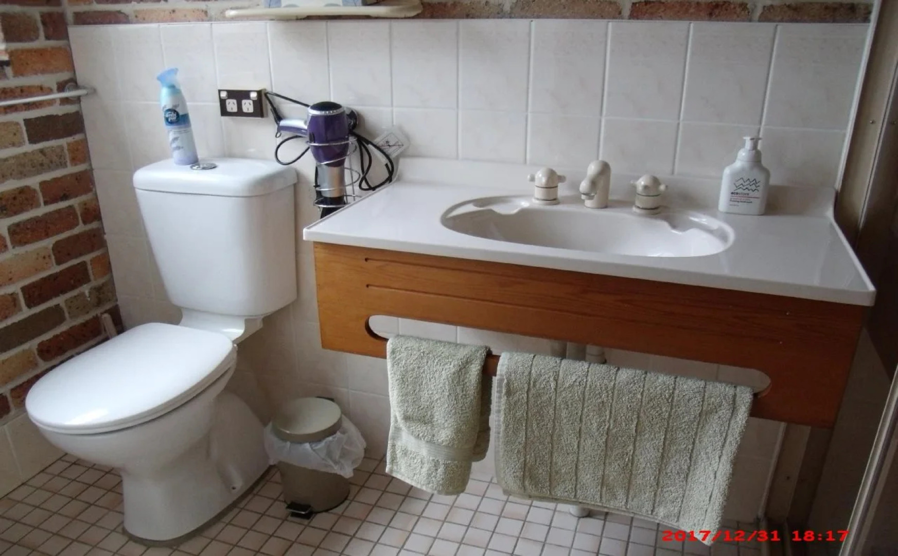 Emerald Tropical Palms B & B