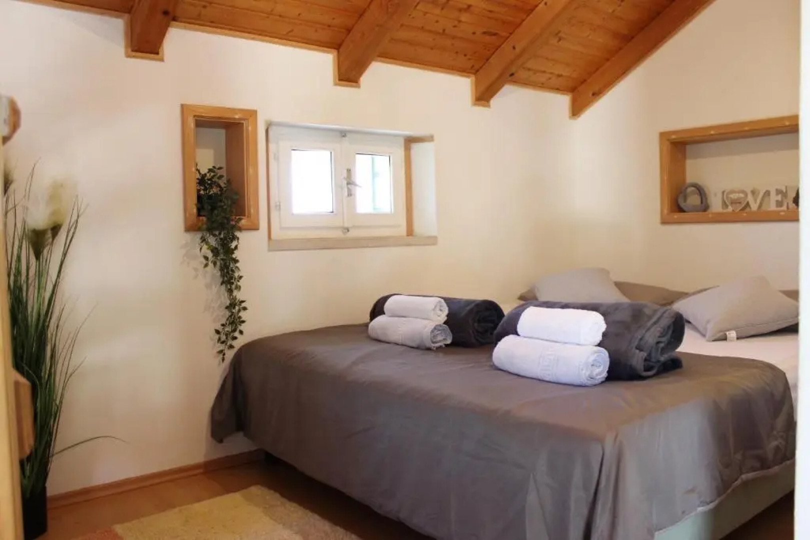 Robinson House Dubrova