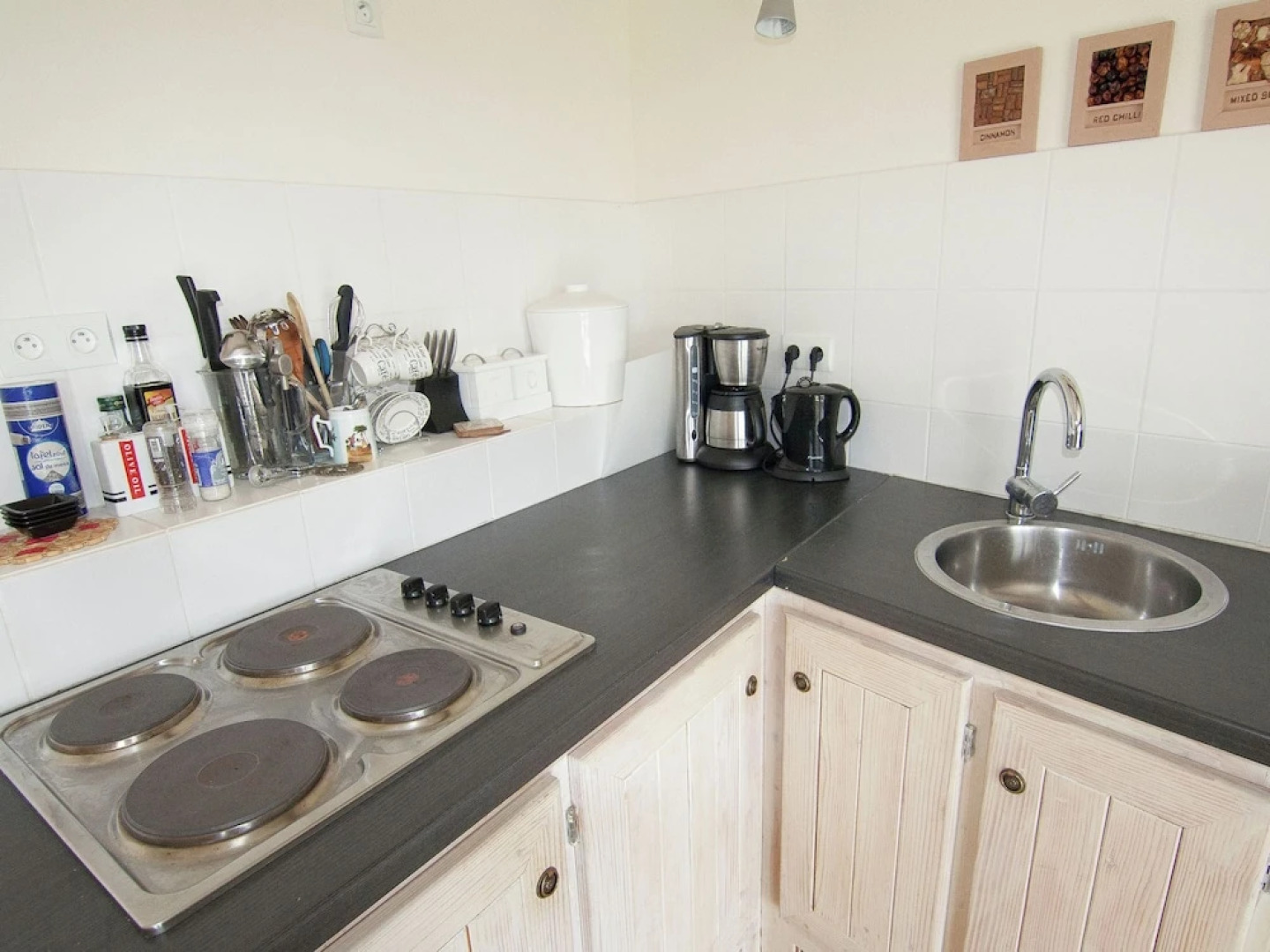 Romantic Tower With Roof Terrace and Plenty of Privacy and use Heated Pool