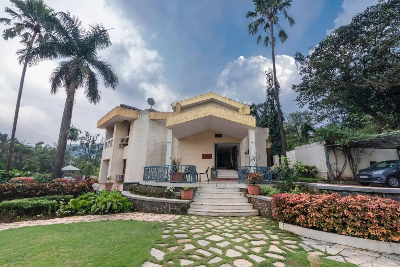 StayVista at Shantam House