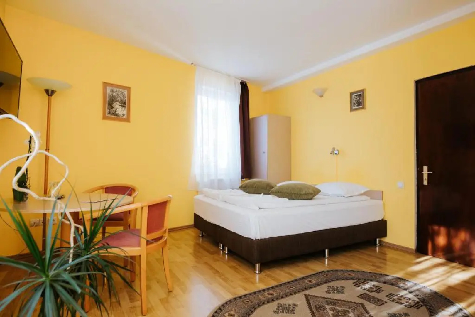 Lázár Pension & Restaurant