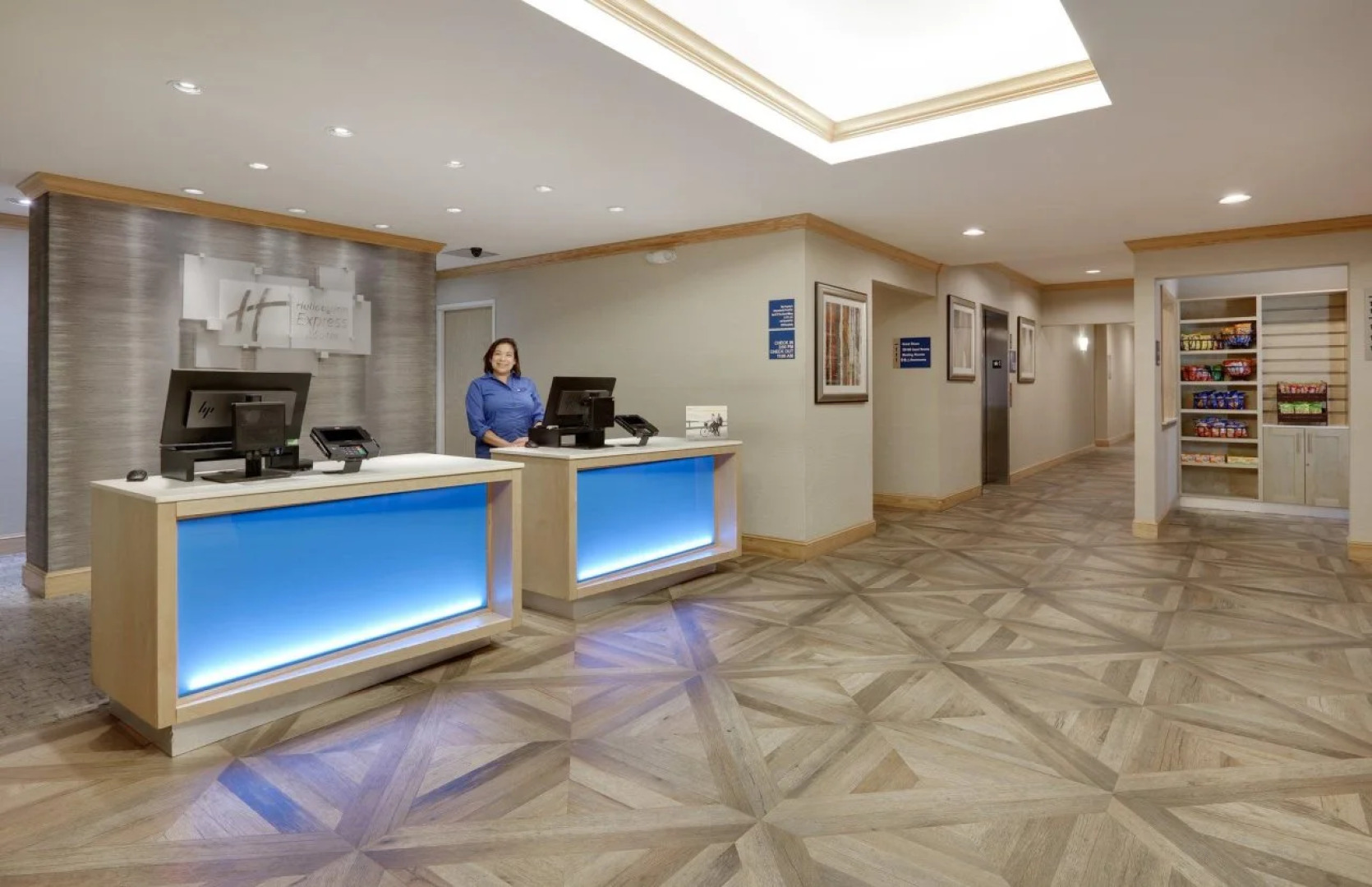 Holiday Inn Express Hotel & Suites San Antonio SE