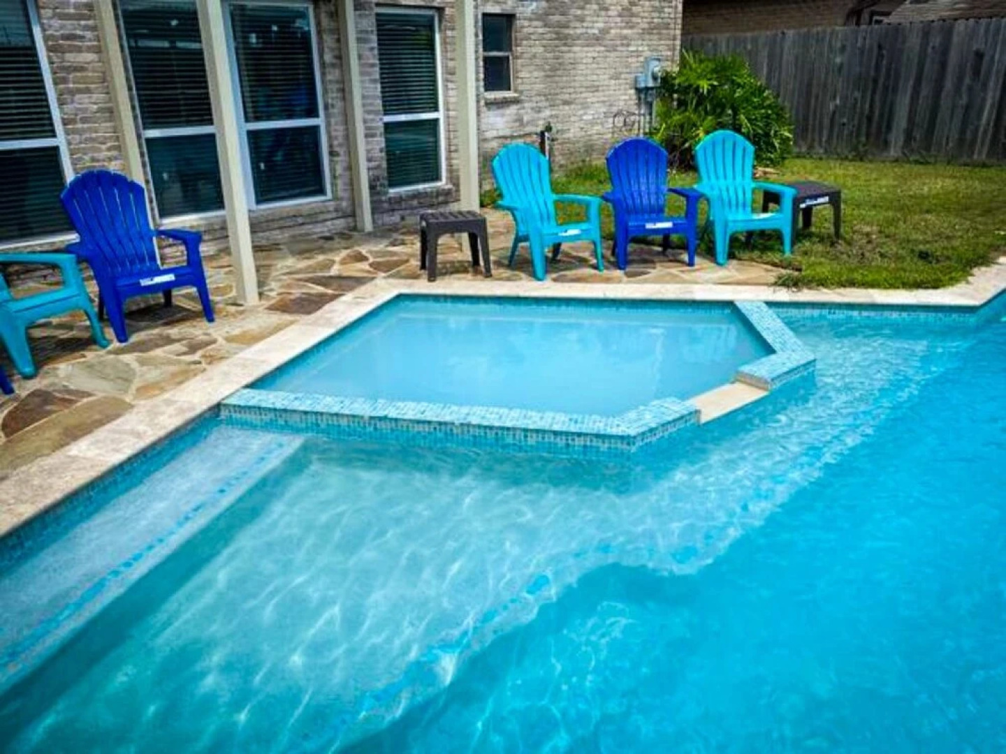 4Bdrm 3.5Bath 8Beds - Pool House