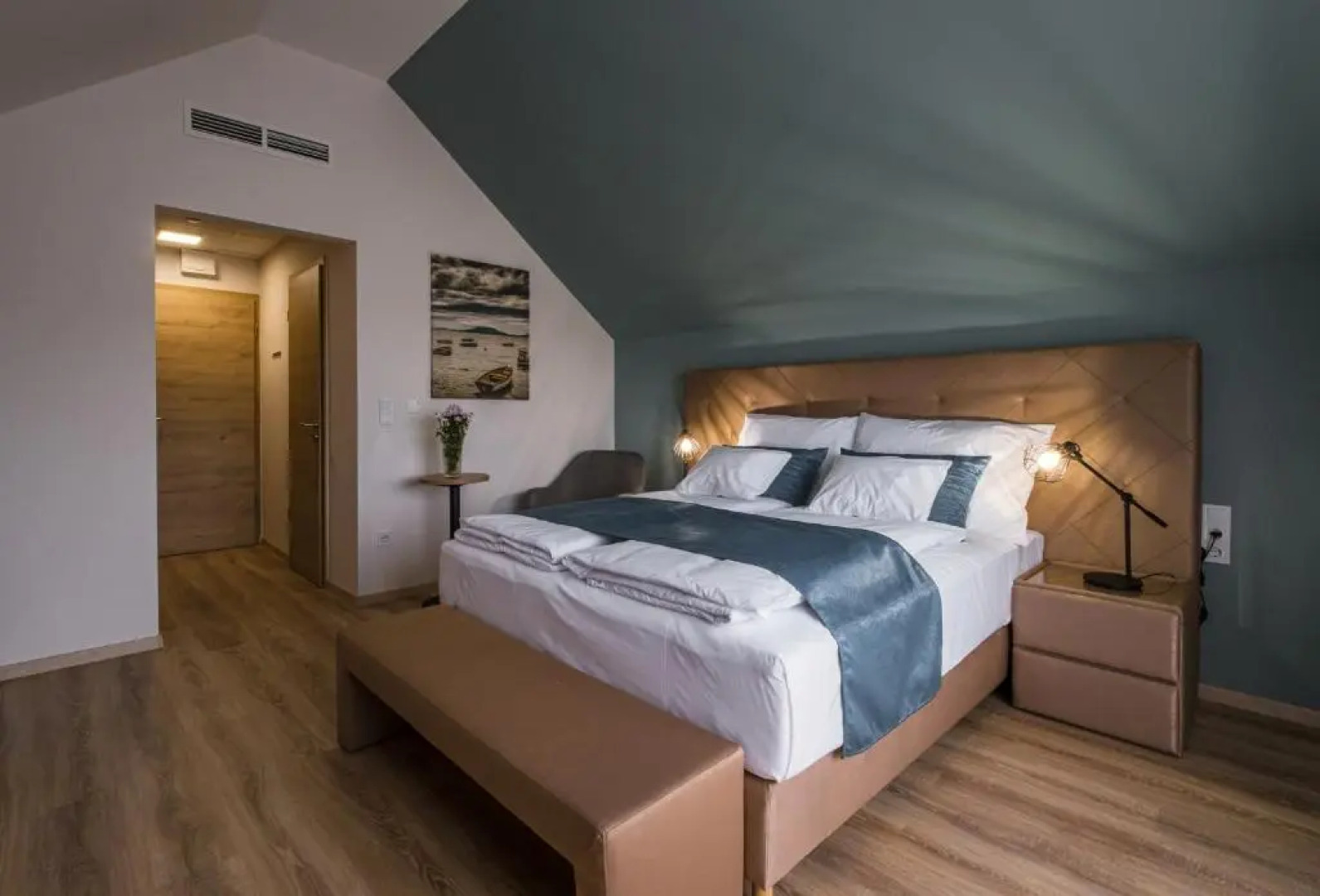 Kistücsök Food & Room